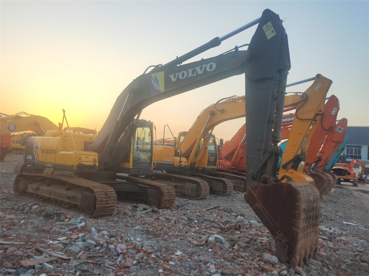 حفار زحاف Volvo EC210BLC: صورة 7