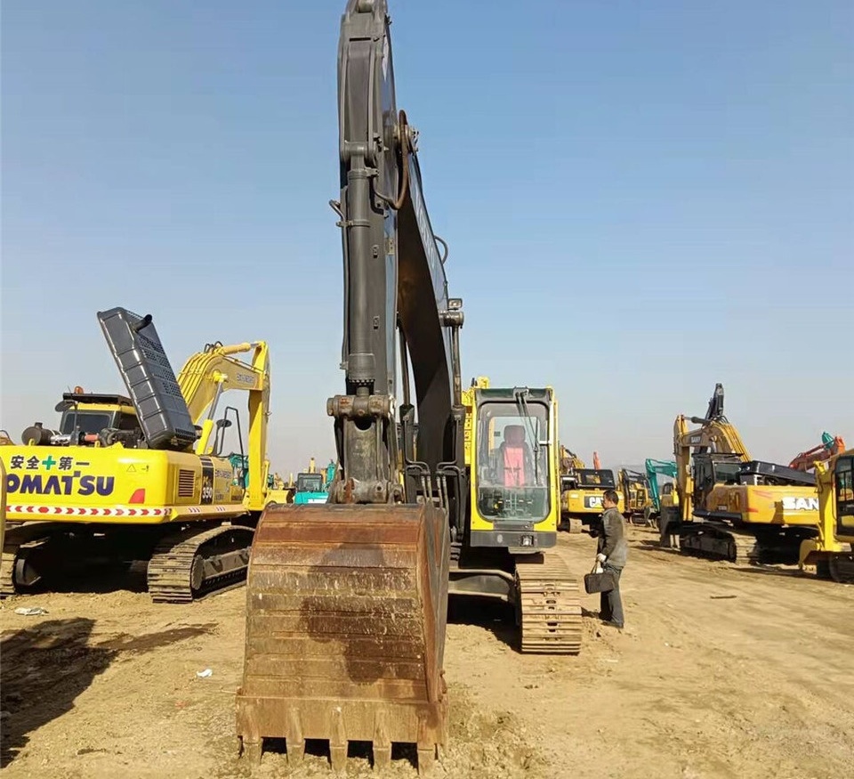 Volvo EC210B - حفار زحاف: صورة 2 Volvo EC210B - حفار زحاف: صورة 2