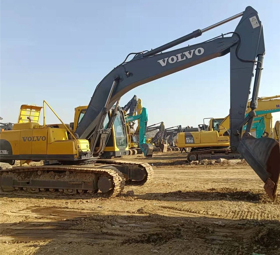 Volvo EC210B - حفار زحاف: صورة 4 Volvo EC210B - حفار زحاف: صورة 4
