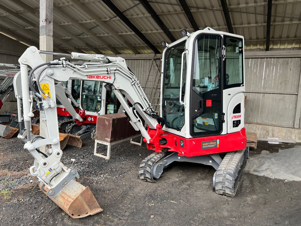 Takeuchi TB 325 RA - Powertilt V3 Takeuchi TB 325 RA - Powertilt V3 - حفارة مُصَّغرة: صورة 1 Takeuchi TB 325 RA - Powertilt V3 Takeuchi TB 325 RA - Powertilt V3 - حفارة مُصَّغرة: صورة 1