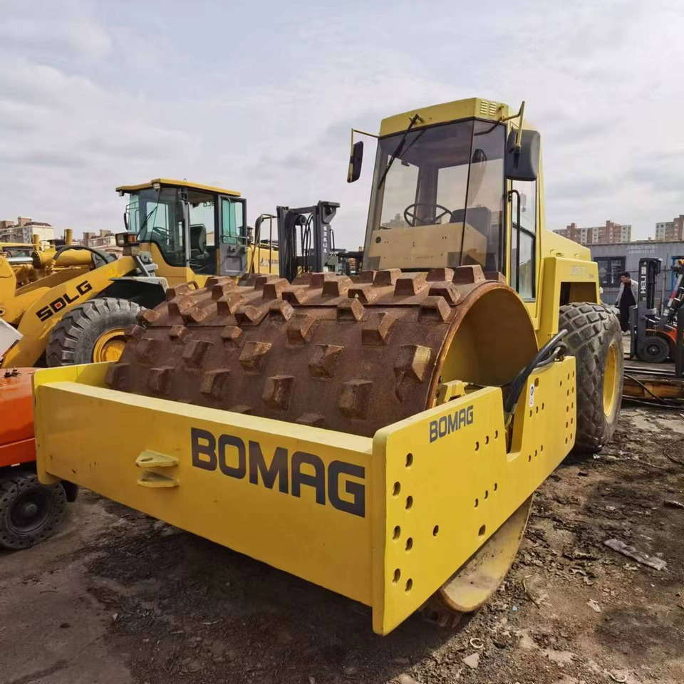BOMAG BW217D-2 - مدحلة ضاغطة: صورة 1 BOMAG BW217D-2 - مدحلة ضاغطة: صورة 1
