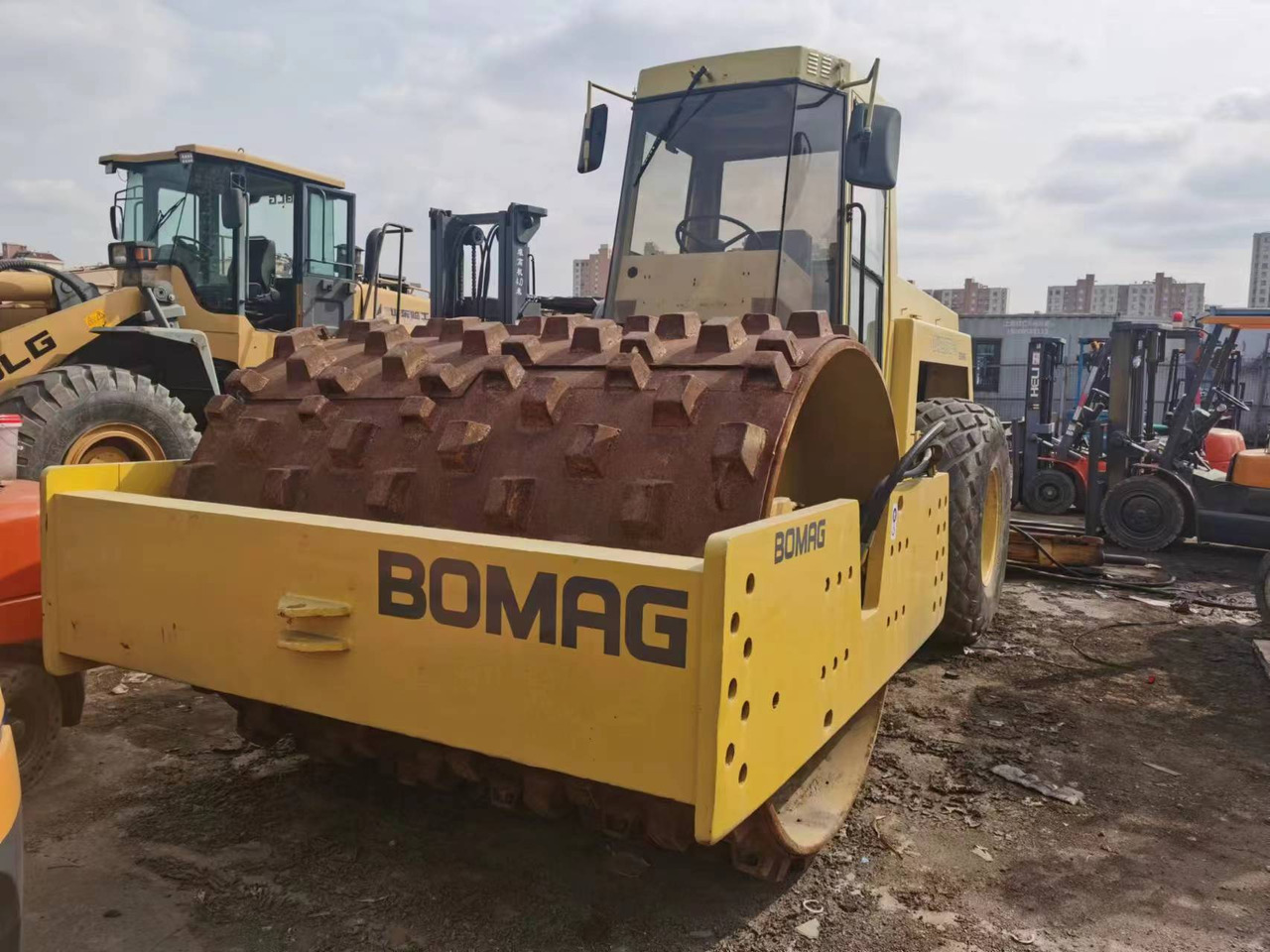 BOMAG BW217D-2 - مدحلة ضاغطة: صورة 4 BOMAG BW217D-2 - مدحلة ضاغطة: صورة 4