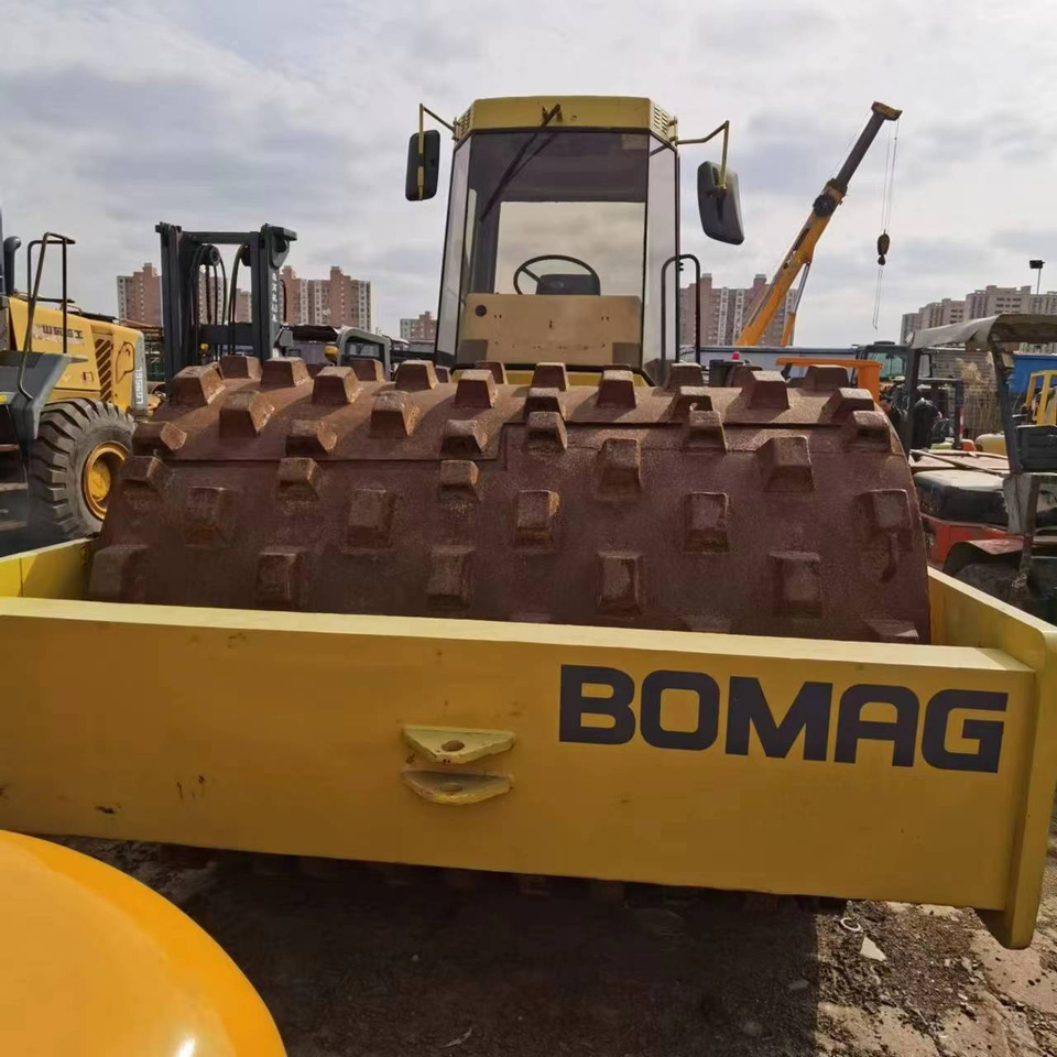 BOMAG BW217D-2 - مدحلة ضاغطة: صورة 3 BOMAG BW217D-2 - مدحلة ضاغطة: صورة 3