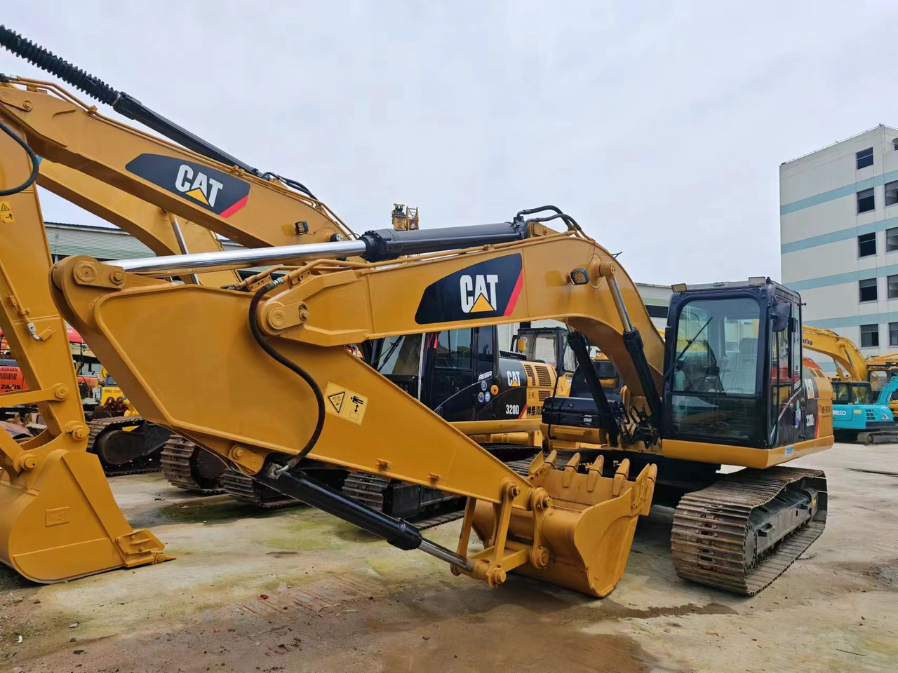 CAT 320D 320D2 320DL - حفار زحاف: صورة 3 CAT 320D 320D2 320DL - حفار زحاف: صورة 3