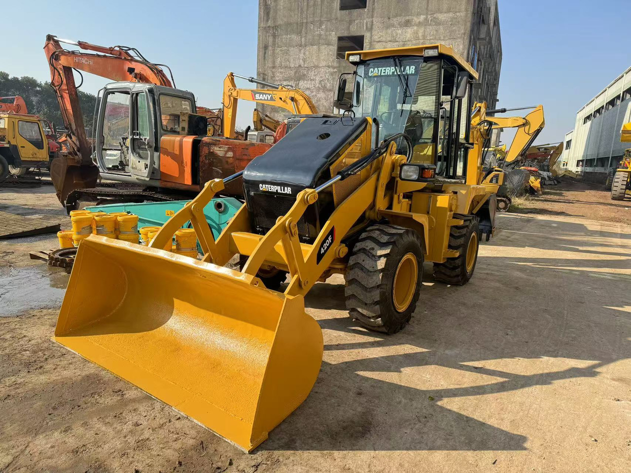 CAT 420F CHINA MADE - جرافة حفار: صورة 1 CAT 420F CHINA MADE - جرافة حفار: صورة 1