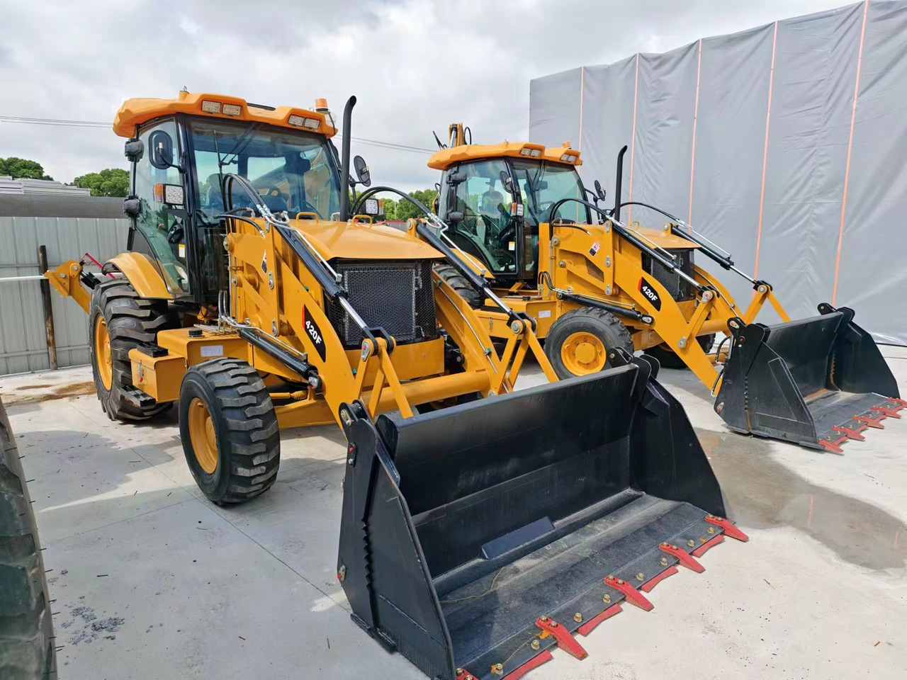 CAT 420F - جرافة حفار: صورة 3 CAT 420F - جرافة حفار: صورة 3