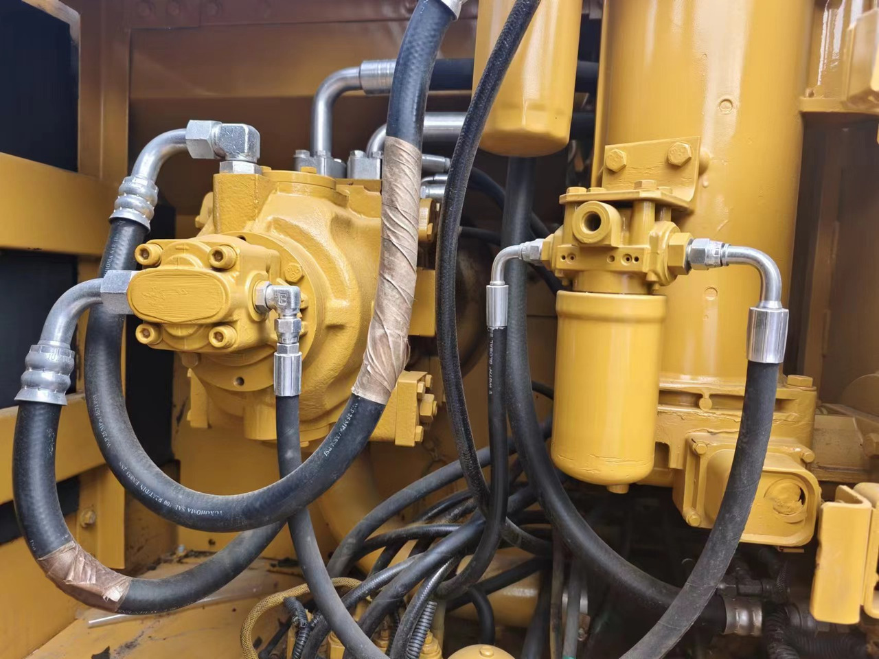 حفار زحاف CATERPILLAR 320BL: صورة 6
