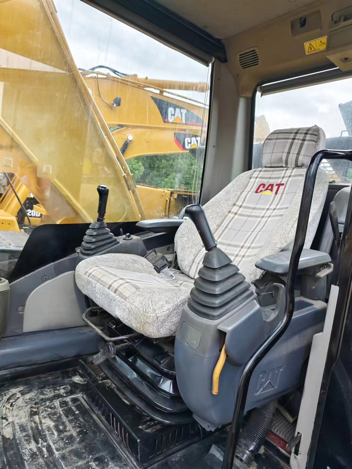 CATERPILLAR 320D2 CAT - حفار زحاف: صورة 3 CATERPILLAR 320D2 CAT - حفار زحاف: صورة 3