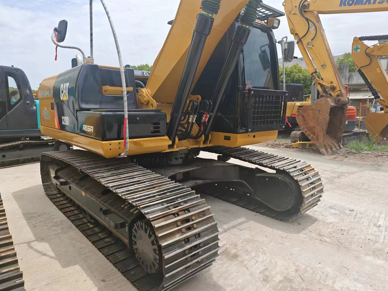CATERPILLAR 320D - حفار زحاف: صورة 4 CATERPILLAR 320D - حفار زحاف: صورة 4