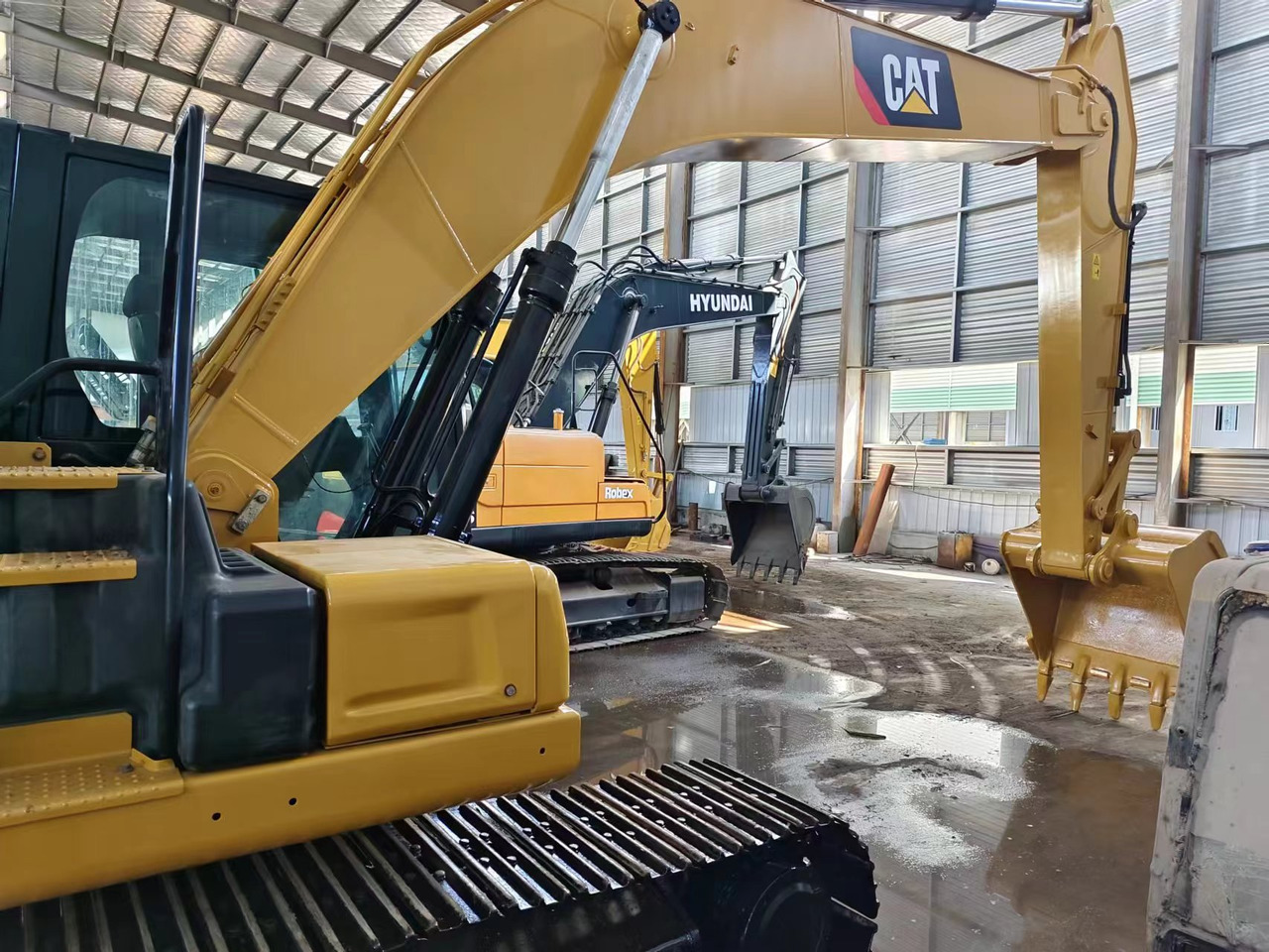 CATERPILLAR 320GC CAT 320 - حفار زحاف: صورة 3 CATERPILLAR 320GC CAT 320 - حفار زحاف: صورة 3
