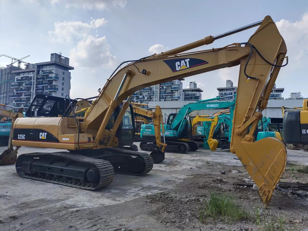 CATERPILLAR 325C - حفار زحاف: صورة 1 CATERPILLAR 325C - حفار زحاف: صورة 1