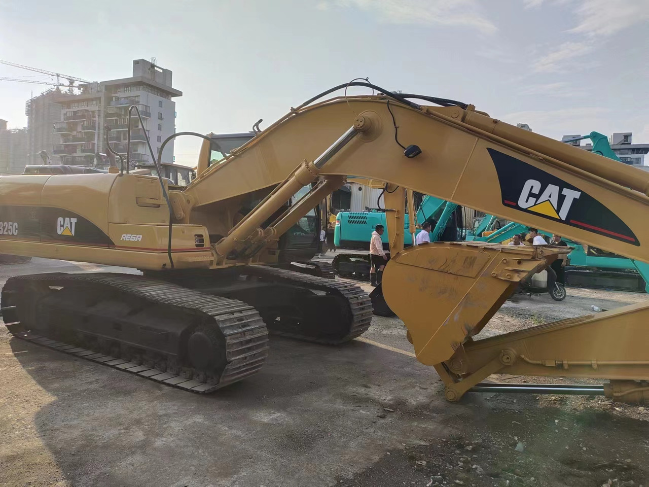 CATERPILLAR 325C - حفار زحاف: صورة 3 CATERPILLAR 325C - حفار زحاف: صورة 3