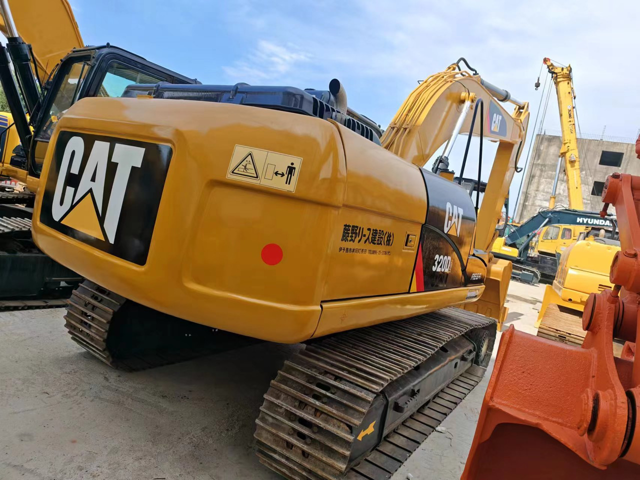 CATERPILLAR CAT 320D2 - حفار زحاف: صورة 2 CATERPILLAR CAT 320D2 - حفار زحاف: صورة 2