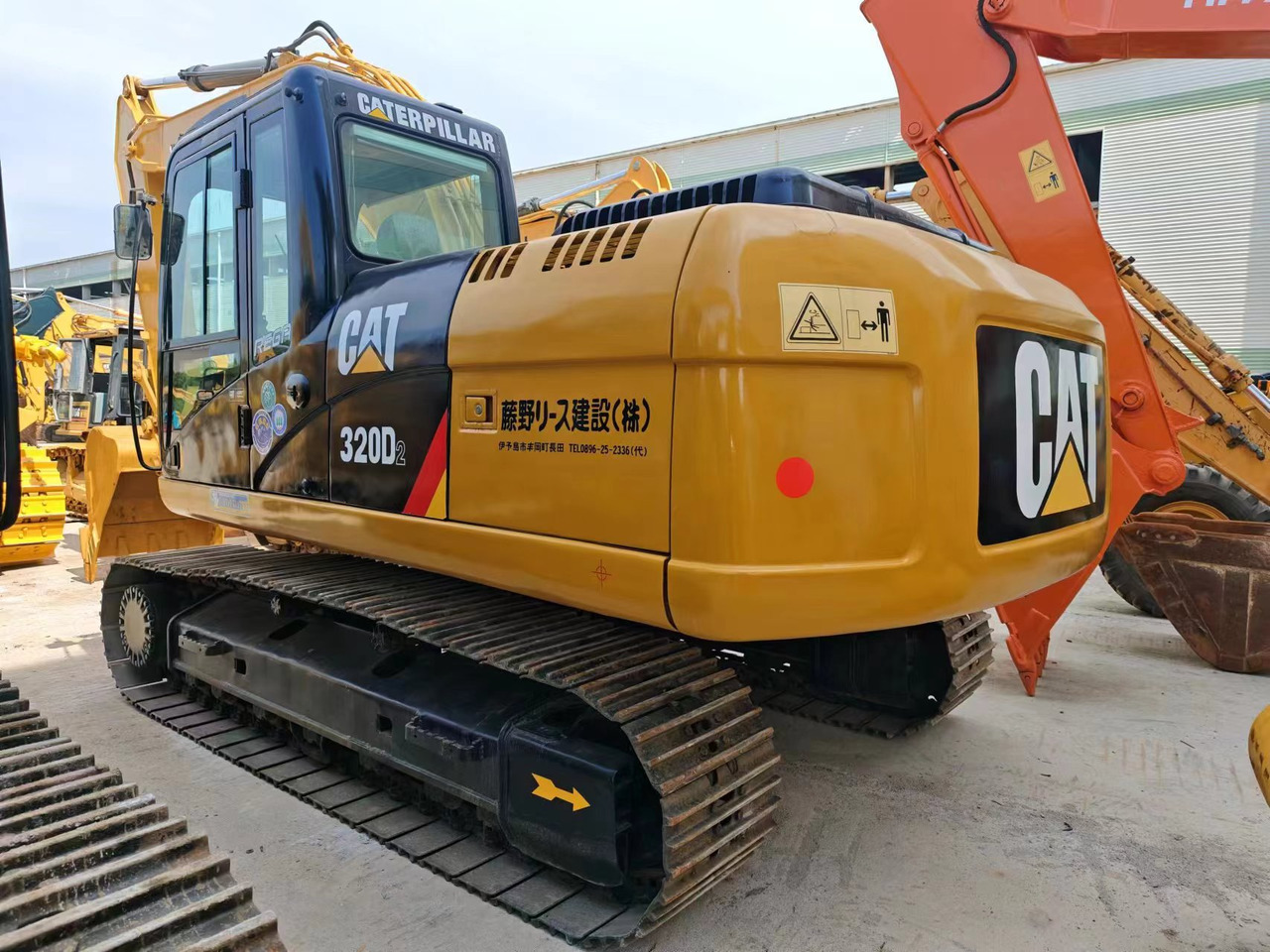 CATERPILLAR CAT 320D2 - حفار زحاف: صورة 1 CATERPILLAR CAT 320D2 - حفار زحاف: صورة 1