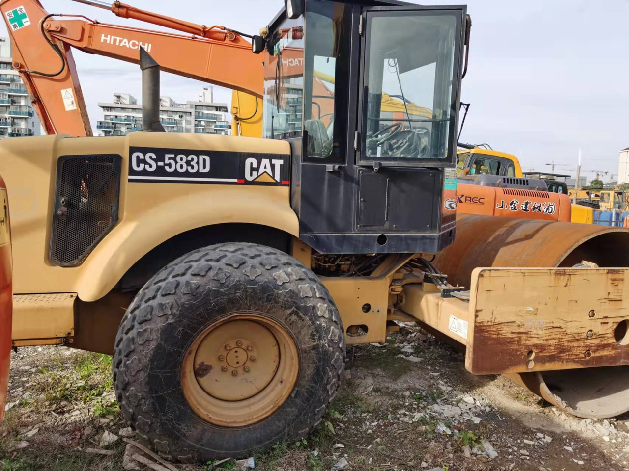 CATERPILLAR CS 583D - مدحلة ضاغطة: صورة 3 CATERPILLAR CS 583D - مدحلة ضاغطة: صورة 3