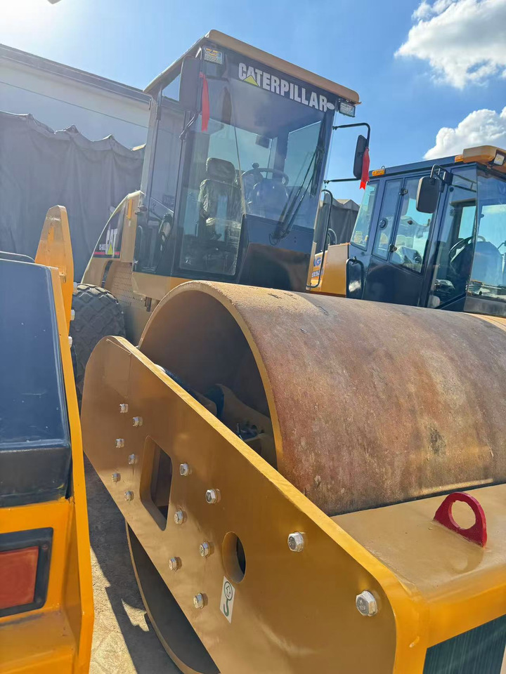 CATERPILLAR CS683E - مدحلة اسفلت: صورة 3 CATERPILLAR CS683E - مدحلة اسفلت: صورة 3