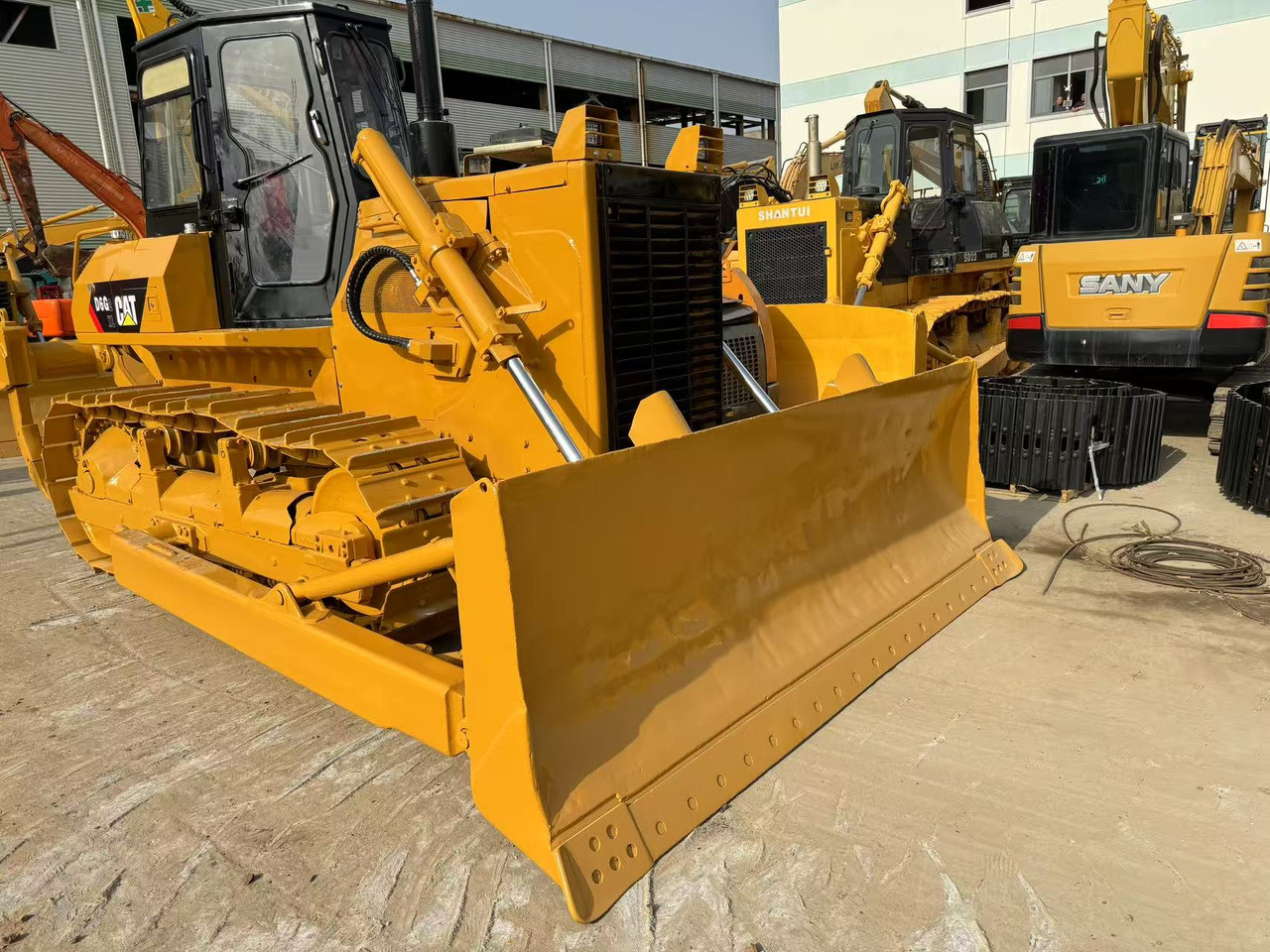 CATERPILLAR D6G2 - جرافة: صورة 4 CATERPILLAR D6G2 - جرافة: صورة 4
