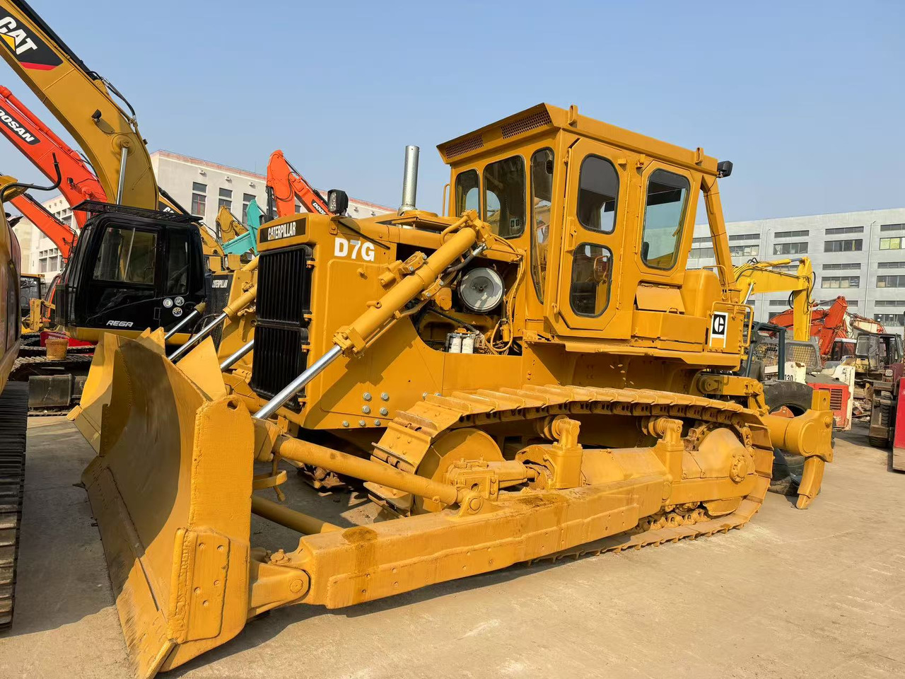 CATERPILLAR D7G - جرافة: صورة 1 CATERPILLAR D7G - جرافة: صورة 1