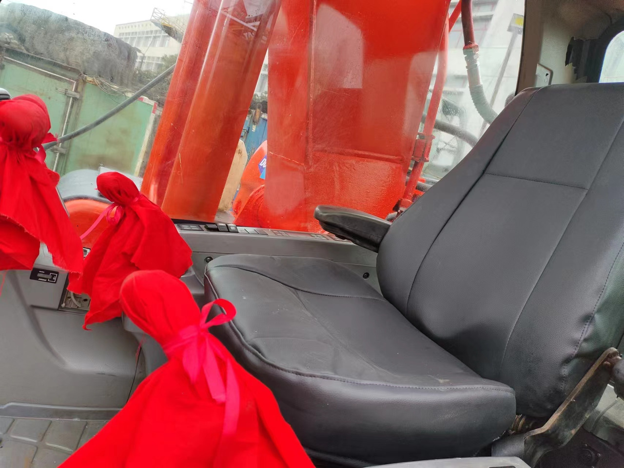 DOOSAN DX225LCA - حفار زحاف: صورة 4 DOOSAN DX225LCA - حفار زحاف: صورة 4