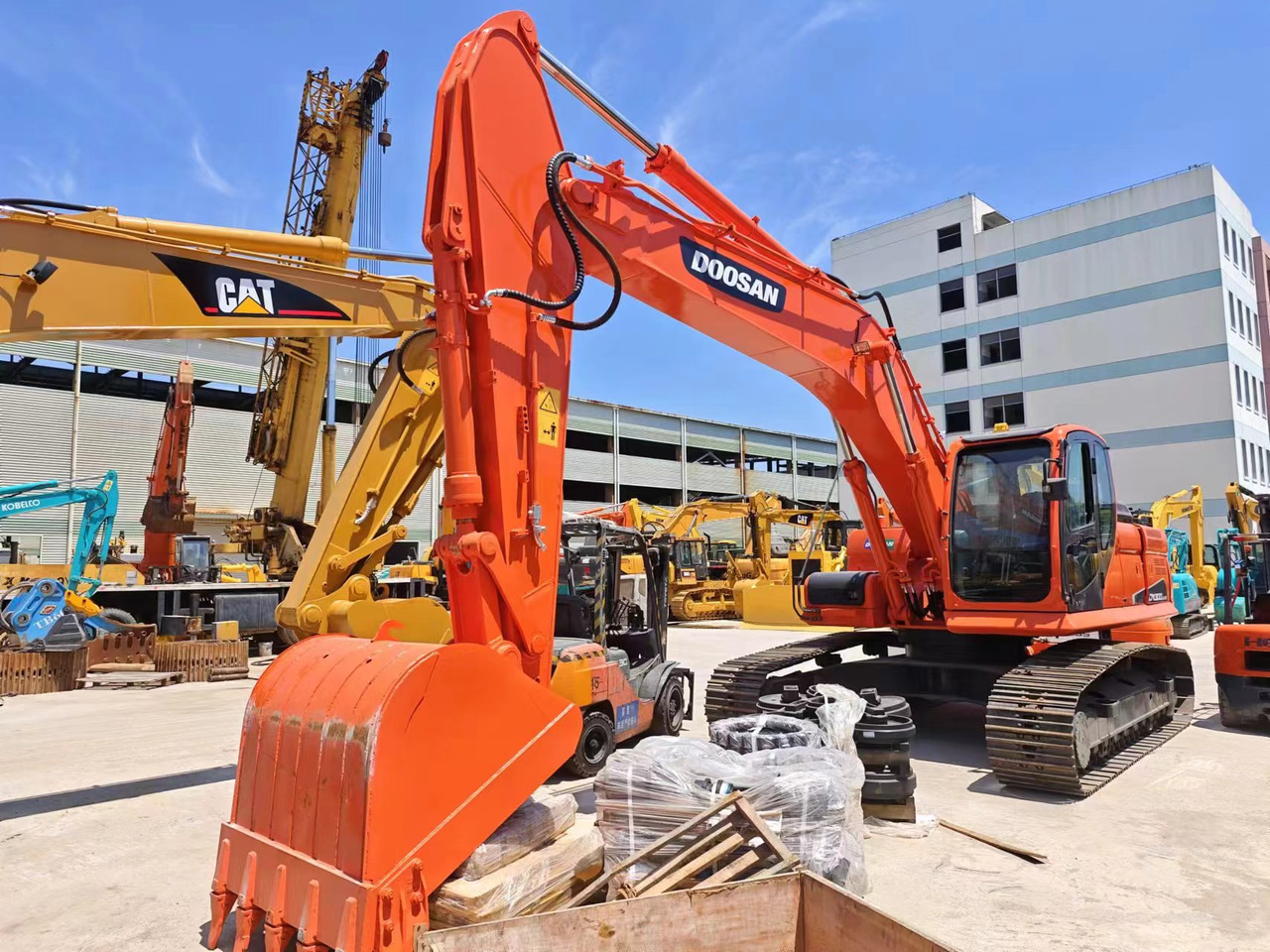DOOSAN DX300LC-9C - حفار زحاف: صورة 1 DOOSAN DX300LC-9C - حفار زحاف: صورة 1