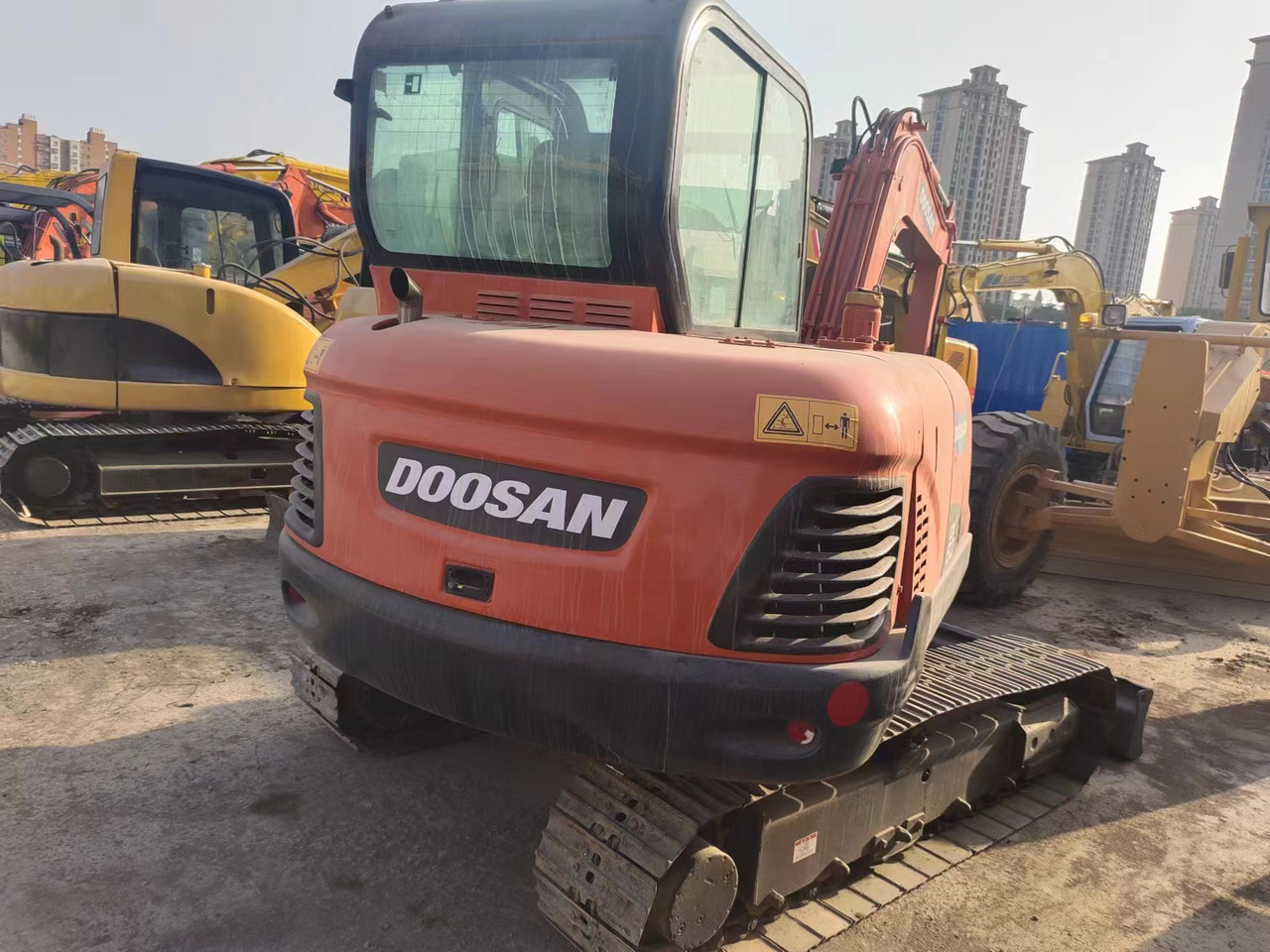 DOOSAN DX60 - حفارة مُصَّغرة: صورة 5 DOOSAN DX60 - حفارة مُصَّغرة: صورة 5
