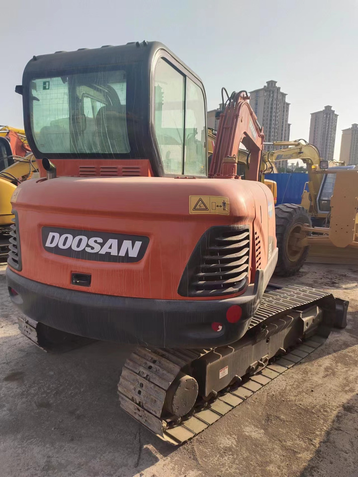 DOOSAN DX60 - حفارة مُصَّغرة: صورة 3 DOOSAN DX60 - حفارة مُصَّغرة: صورة 3