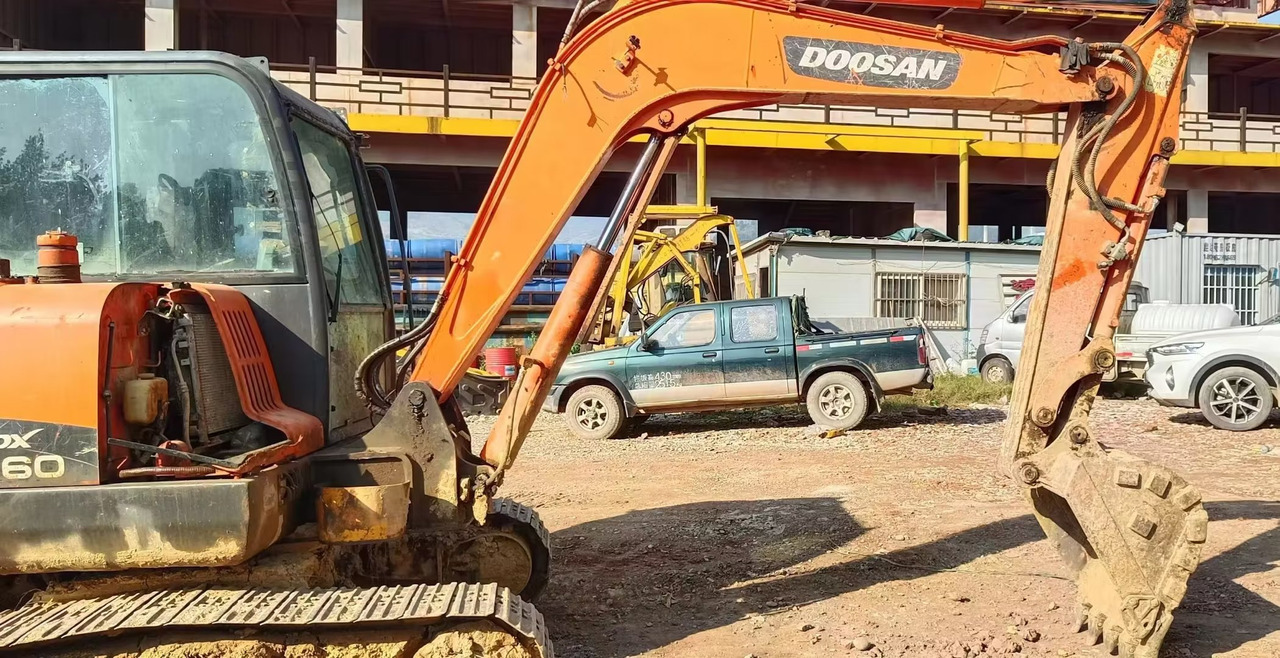 DOOSAN dx60 - حفارة مُصَّغرة: صورة 2 DOOSAN dx60 - حفارة مُصَّغرة: صورة 2