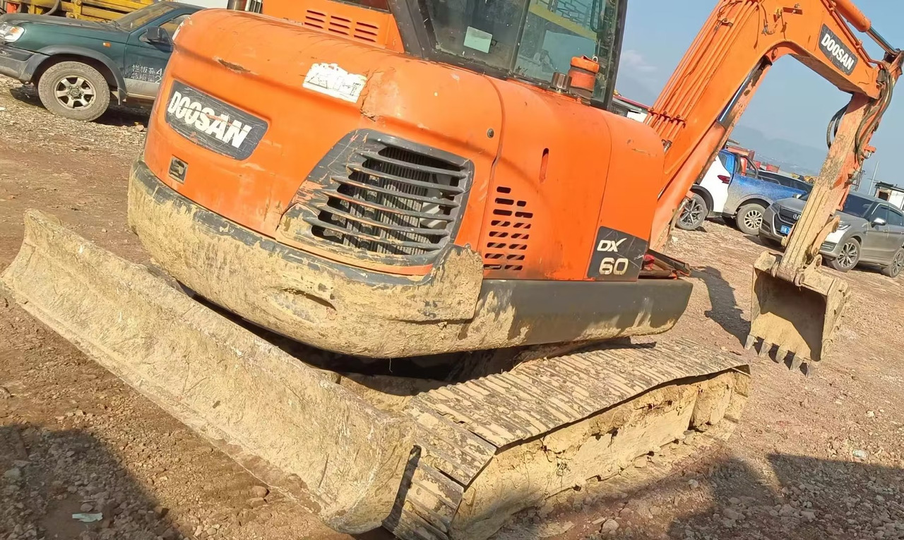 DOOSAN dx60 - حفارة مُصَّغرة: صورة 3 DOOSAN dx60 - حفارة مُصَّغرة: صورة 3