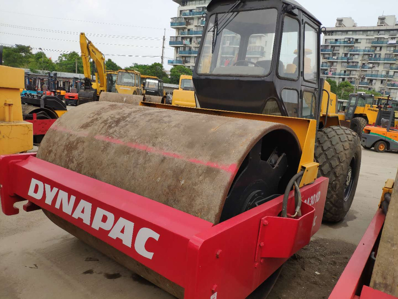 DYNAPAC CA301D - مدحلة ضاغطة: صورة 2 DYNAPAC CA301D - مدحلة ضاغطة: صورة 2