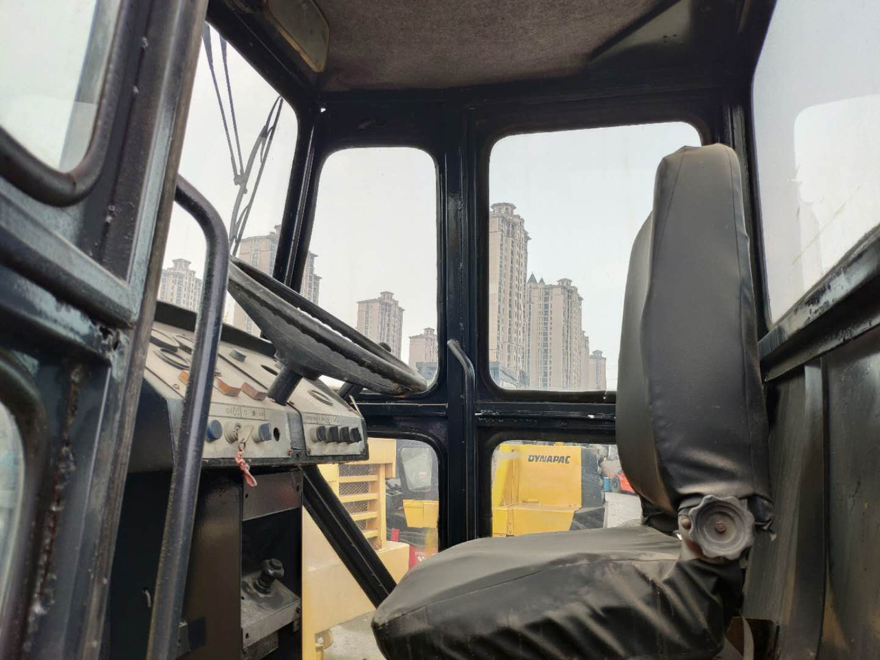 DYNAPAC CA301D - مدحلة ضاغطة: صورة 5 DYNAPAC CA301D - مدحلة ضاغطة: صورة 5