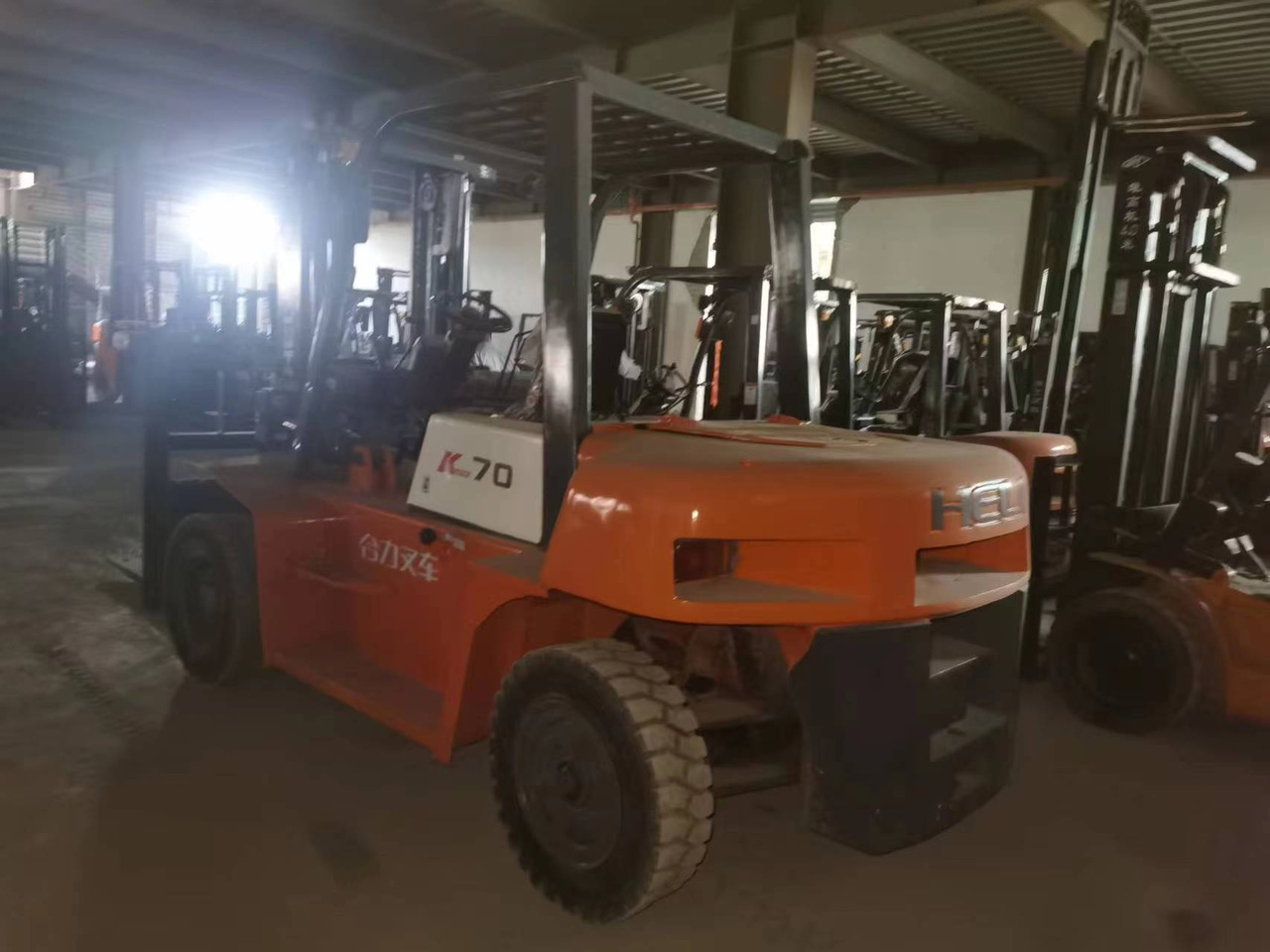 HELI 70 DIESEL FORKLIFT 7TON - رافعة شوكية ديزل: صورة 1 HELI 70 DIESEL FORKLIFT 7TON - رافعة شوكية ديزل: صورة 1