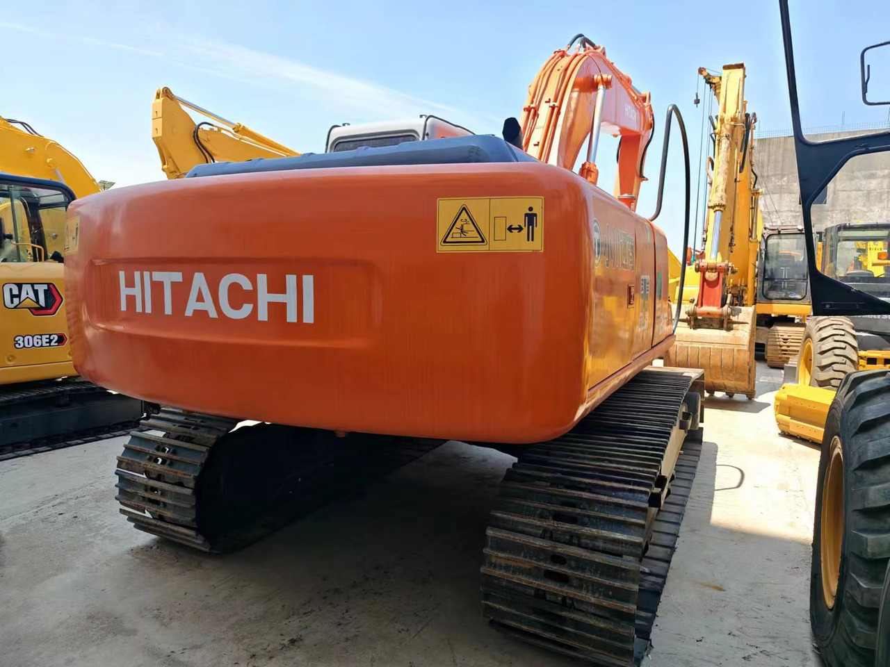 HITACHI EX200-5 - حفار زحاف: صورة 2 HITACHI EX200-5 - حفار زحاف: صورة 2
