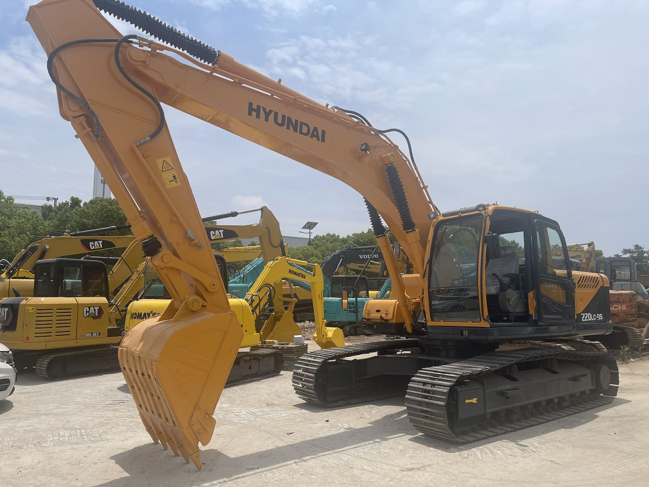 HYUNDAI 220LC-9S - حفار زحاف: صورة 3 HYUNDAI 220LC-9S - حفار زحاف: صورة 3