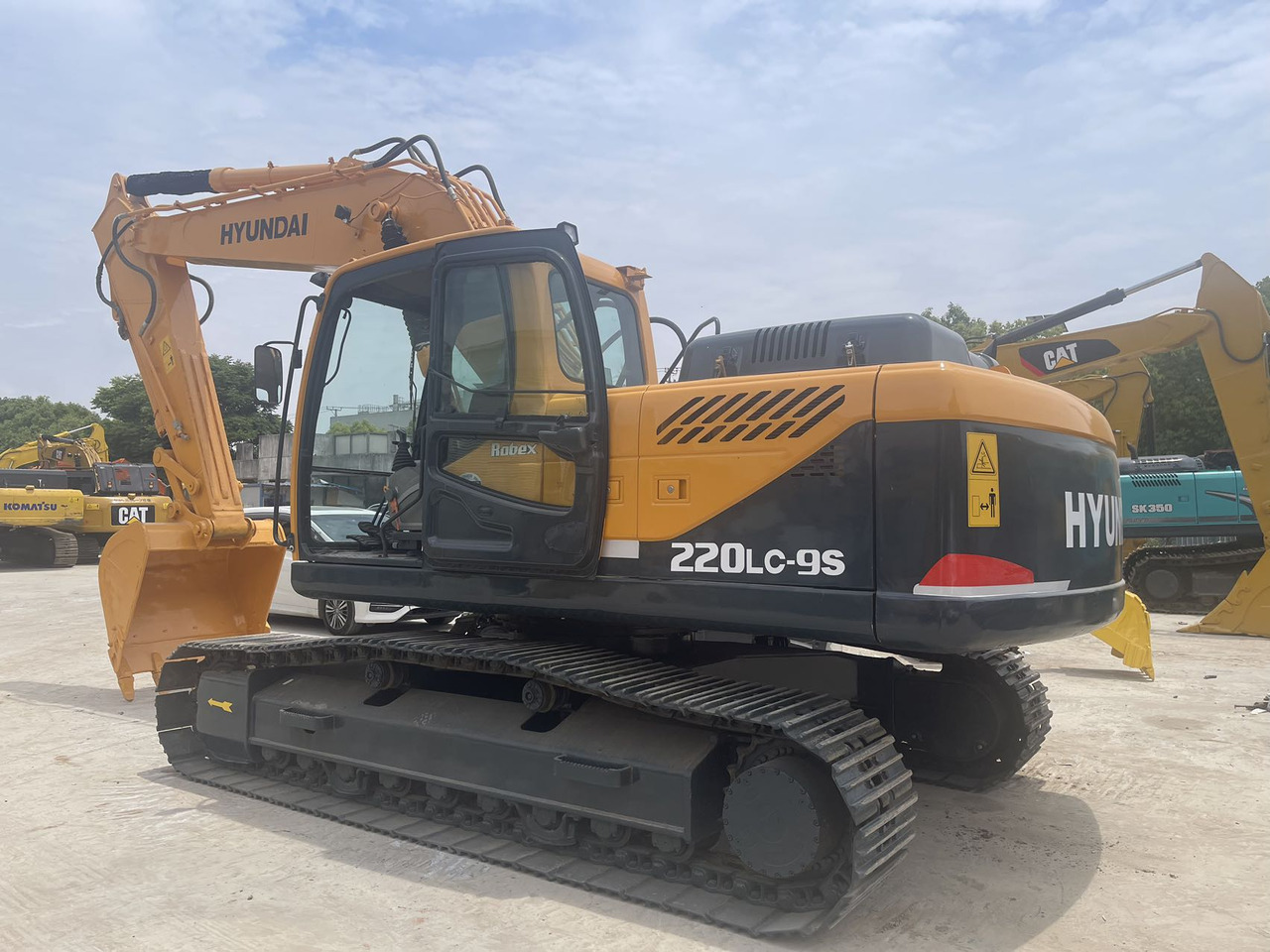 HYUNDAI 220LC-9S - حفار زحاف: صورة 2 HYUNDAI 220LC-9S - حفار زحاف: صورة 2