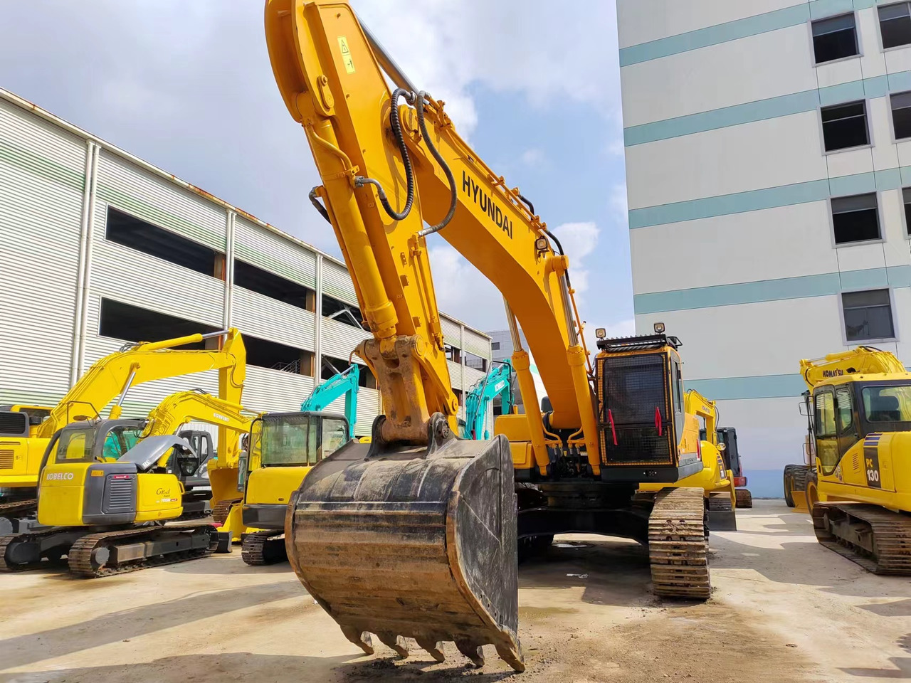 HYUNDAI R385LC-9T R305 R220 - حفار زحاف: صورة 2 HYUNDAI R385LC-9T R305 R220 - حفار زحاف: صورة 2