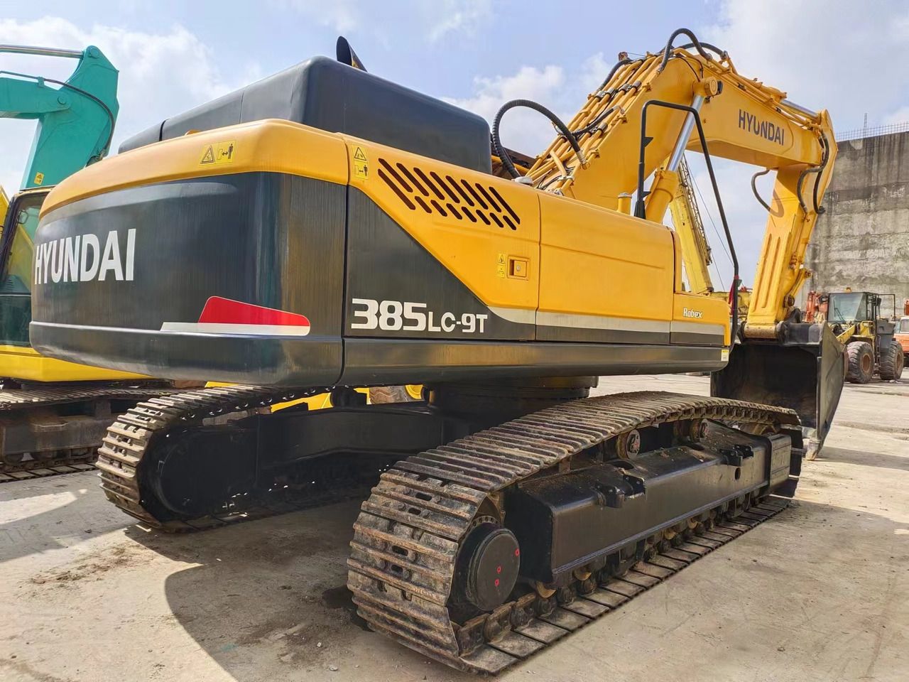 HYUNDAI R385LC-9T R305 R220 - حفار زحاف: صورة 1 HYUNDAI R385LC-9T R305 R220 - حفار زحاف: صورة 1