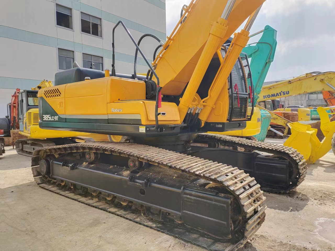 HYUNDAI R385LC-9T R305 R220 - حفار زحاف: صورة 4 HYUNDAI R385LC-9T R305 R220 - حفار زحاف: صورة 4