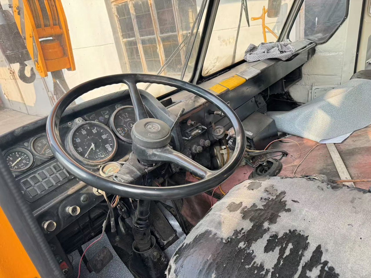 KATO NK400E - موبايل كرين: صورة 3 KATO NK400E - موبايل كرين: صورة 3