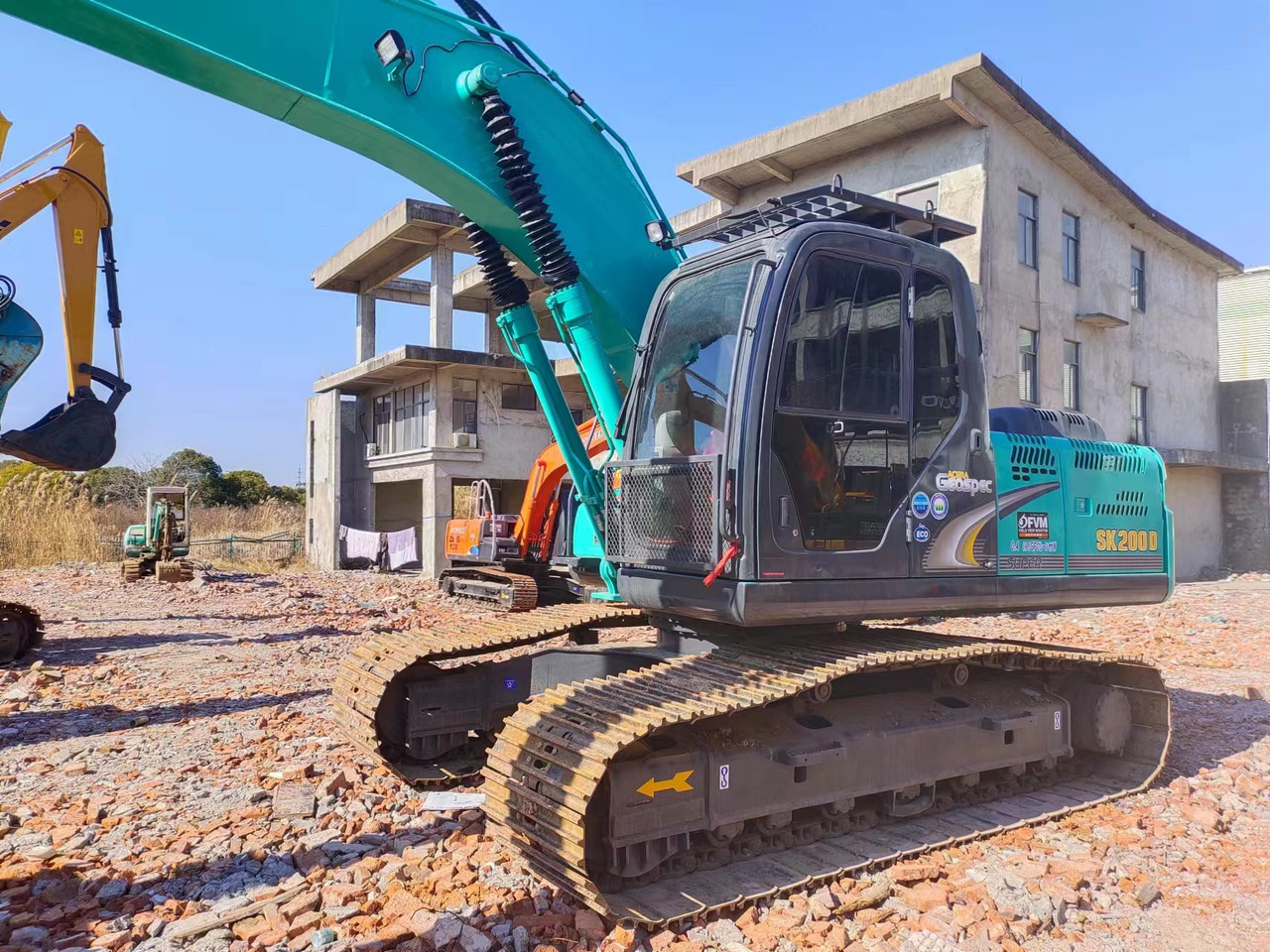 KOBELCO SK200D - حفار زحاف: صورة 1 KOBELCO SK200D - حفار زحاف: صورة 1