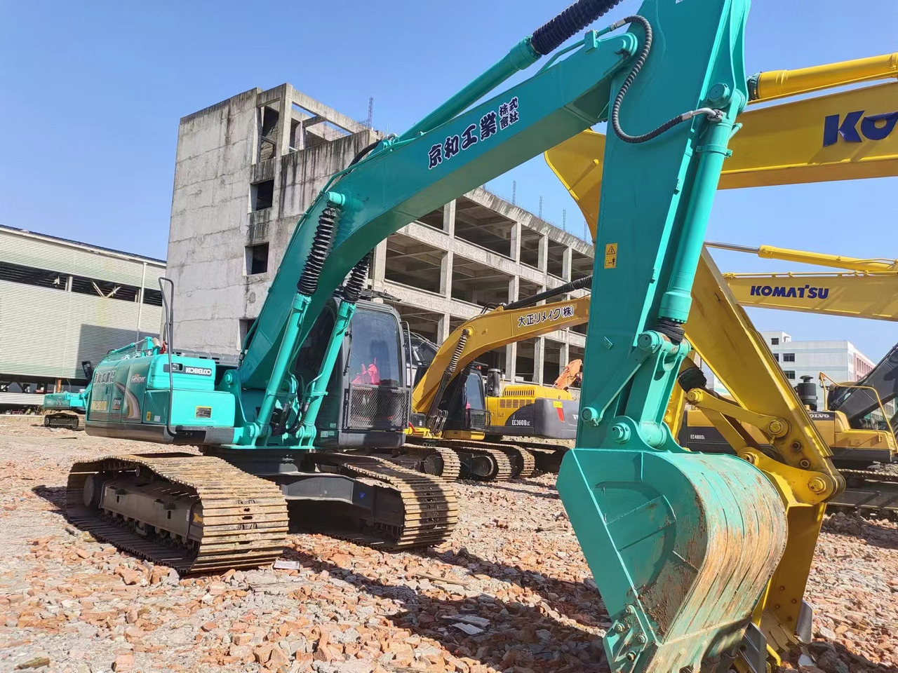 KOBELCO SK200D - حفار زحاف: صورة 5 KOBELCO SK200D - حفار زحاف: صورة 5