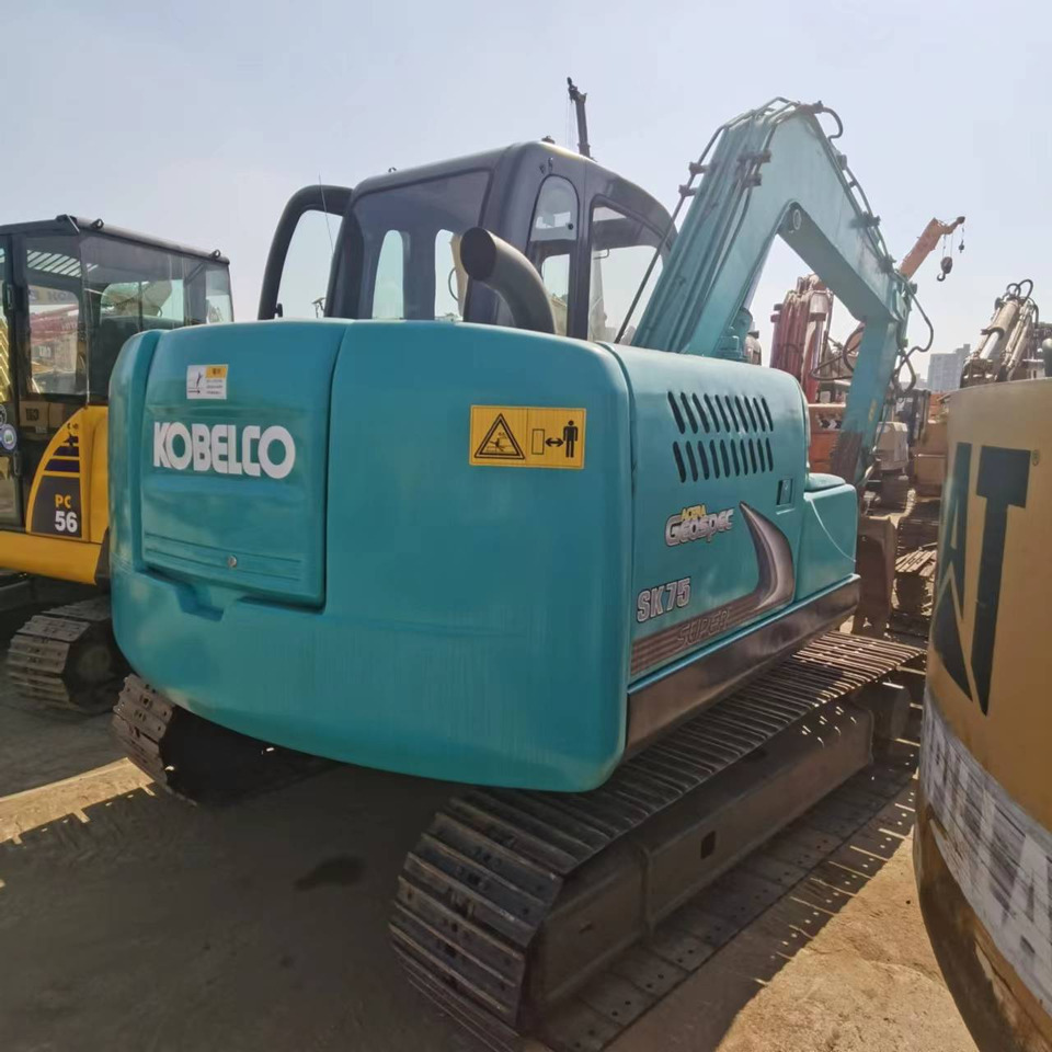 KOBELCO SK75 - حفارة مُصَّغرة: صورة 1 KOBELCO SK75 - حفارة مُصَّغرة: صورة 1