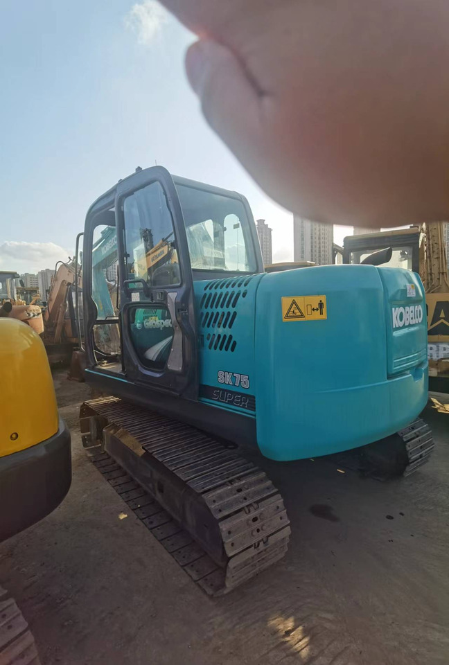 KOBELCO SK75 - حفارة مُصَّغرة: صورة 4 KOBELCO SK75 - حفارة مُصَّغرة: صورة 4