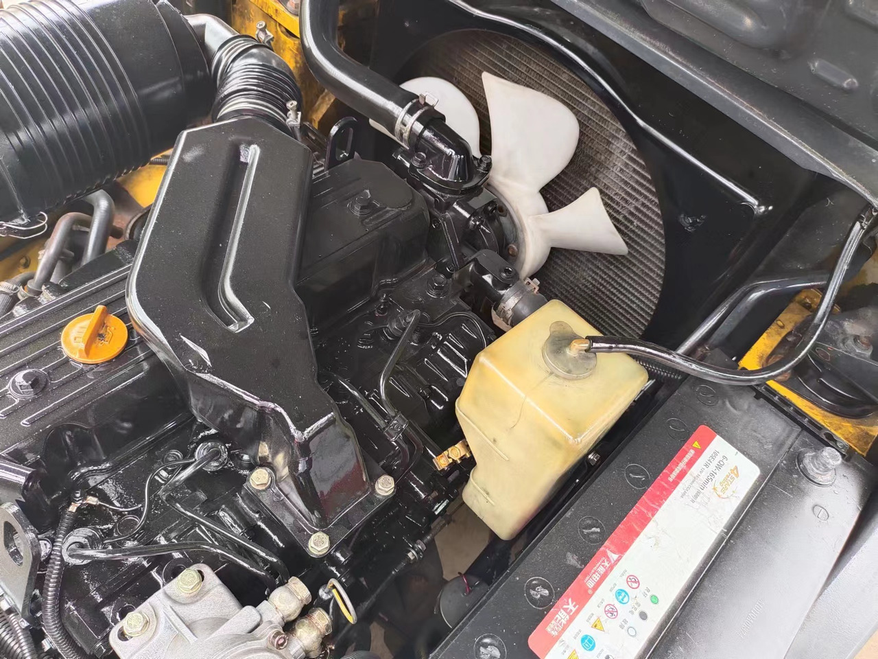 KOMATSU FD30 FD50 FD70 Japanese diesel forklift - رافعة شوكية ديزل: صورة 4 KOMATSU FD30 FD50 FD70 Japanese diesel forklift - رافعة شوكية ديزل: صورة 4