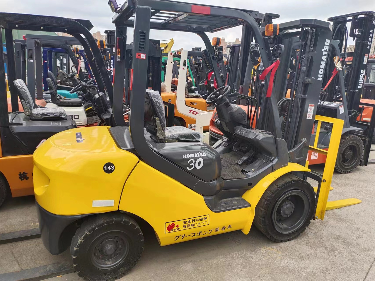 KOMATSU FD30 FD50 FD70 Japanese diesel forklift - رافعة شوكية ديزل: صورة 5 KOMATSU FD30 FD50 FD70 Japanese diesel forklift - رافعة شوكية ديزل: صورة 5