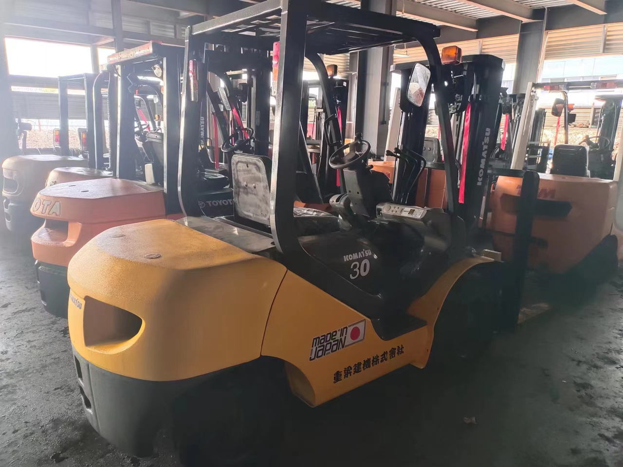 KOMATSU FD30T-17 - رافعة شوكية ديزل: صورة 3 KOMATSU FD30T-17 - رافعة شوكية ديزل: صورة 3