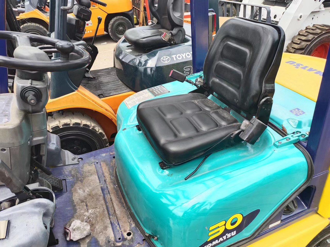 KOMATSU FD30 - رافعة شوكية ديزل: صورة 5 KOMATSU FD30 - رافعة شوكية ديزل: صورة 5