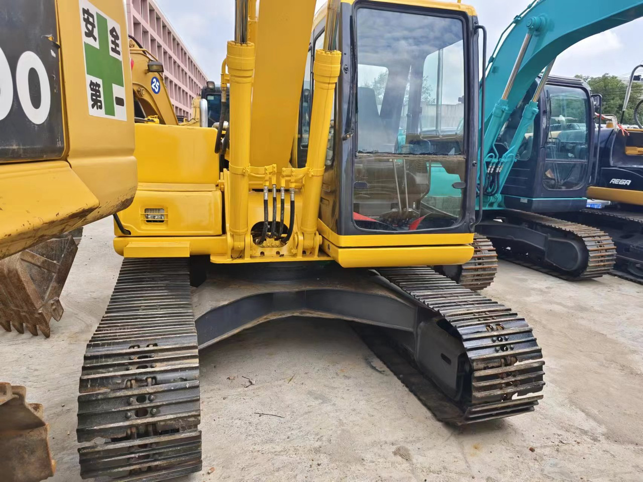 KOMATSU PC120-6 - حفار زحاف: صورة 3 KOMATSU PC120-6 - حفار زحاف: صورة 3