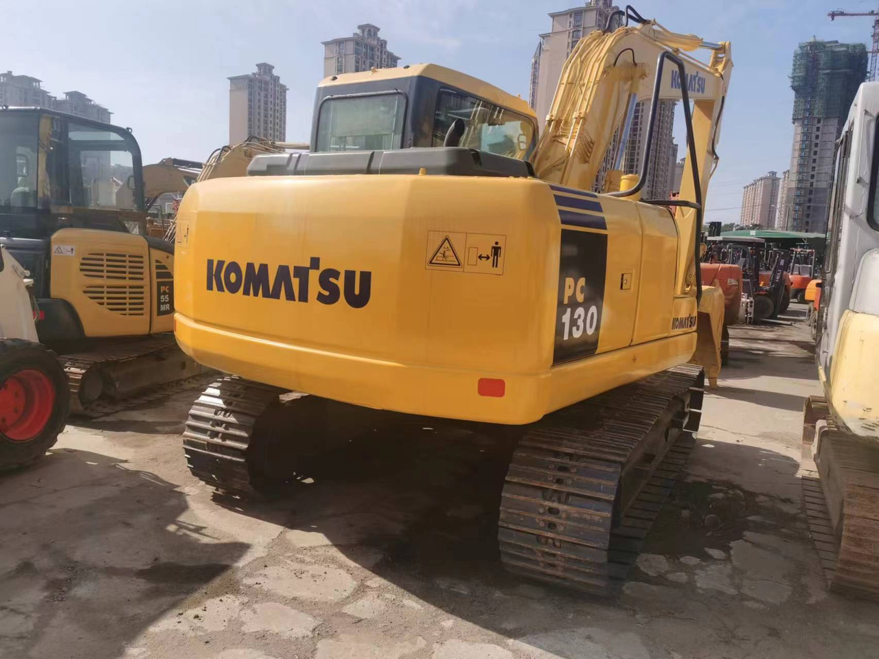 KOMATSU PC130-7 - حفار زحاف: صورة 1 KOMATSU PC130-7 - حفار زحاف: صورة 1