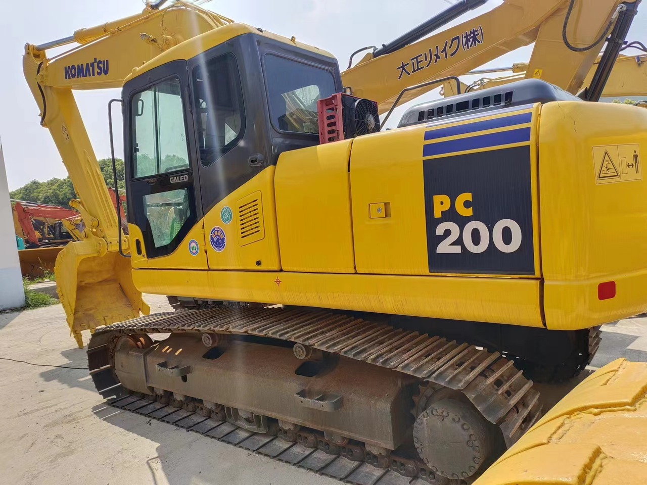 KOMATSU PC200-7 PC200 - حفار زحاف: صورة 1 KOMATSU PC200-7 PC200 - حفار زحاف: صورة 1