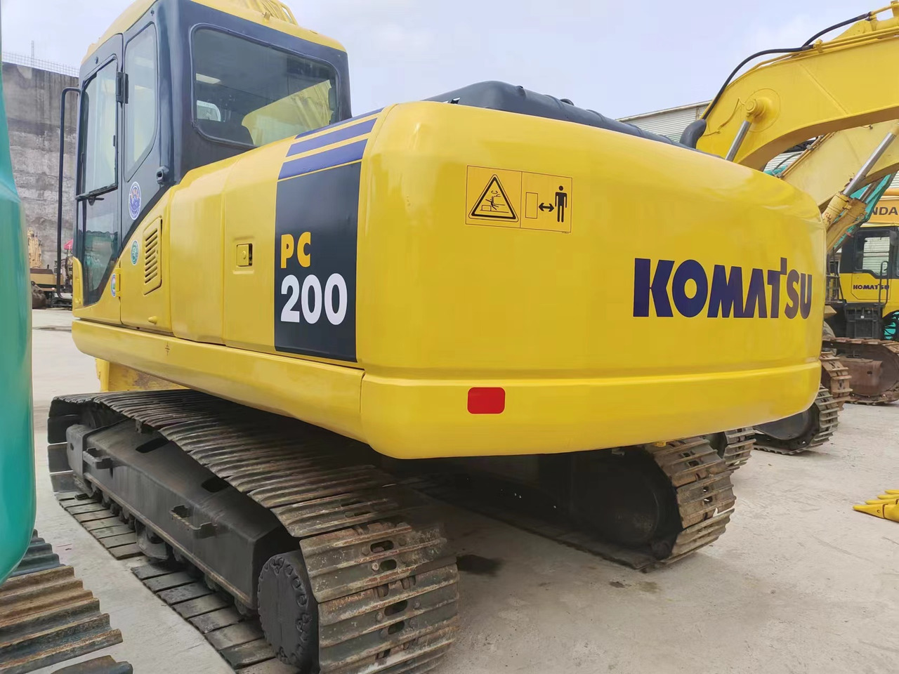 KOMATSU PC200-7 - حفار زحاف: صورة 4 KOMATSU PC200-7 - حفار زحاف: صورة 4
